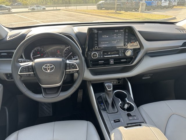2022 Toyota Highlander XLE FWD