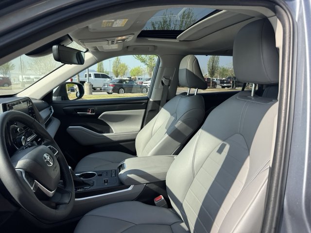 2022 Toyota Highlander XLE FWD