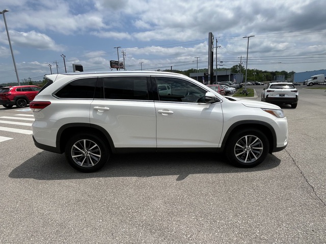 2019 Toyota Highlander XLE FWD