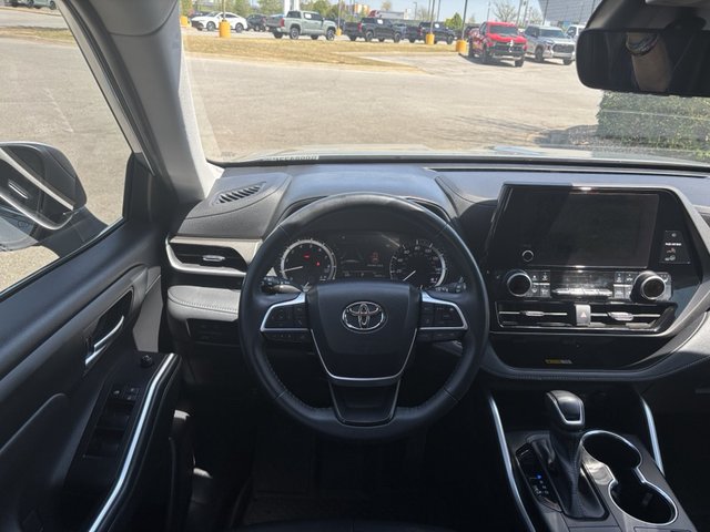 2023 Toyota Highlander XLE FWD
