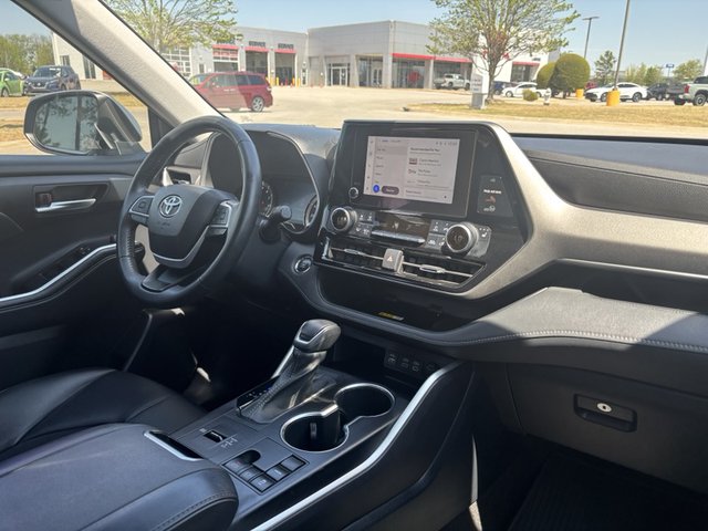 2023 Toyota Highlander XLE FWD