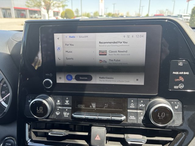 2023 Toyota Highlander XLE FWD