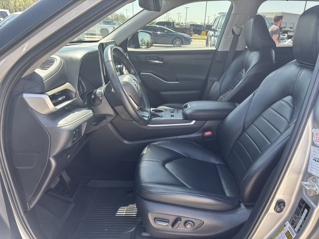 2023 Toyota Highlander XLE FWD