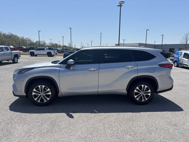 2023 Toyota Highlander XLE FWD