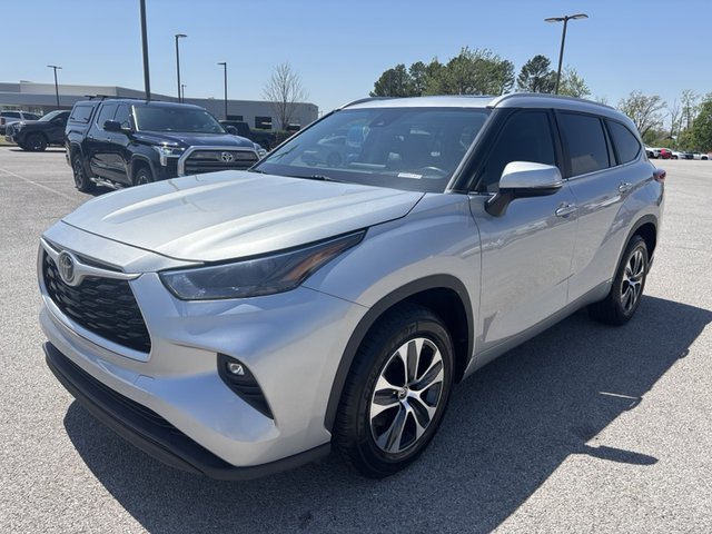 2023 Toyota Highlander XLE FWD