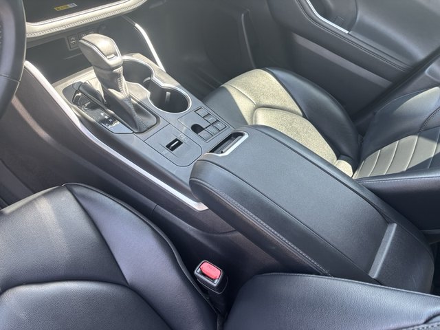 2023 Toyota Highlander XLE FWD