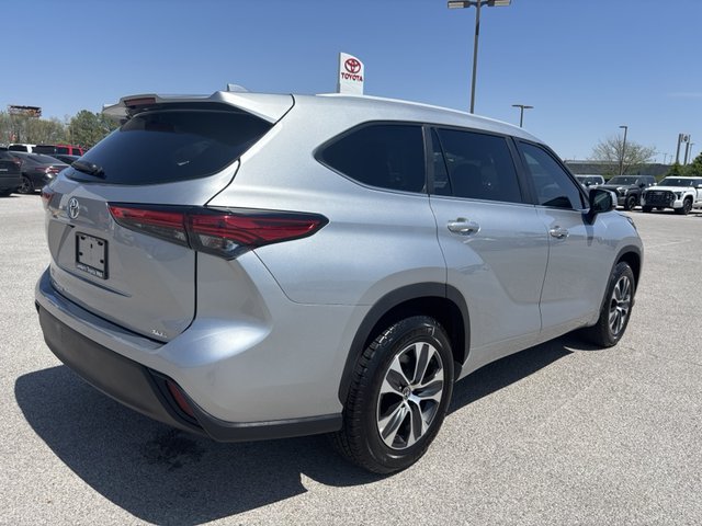 2023 Toyota Highlander XLE FWD