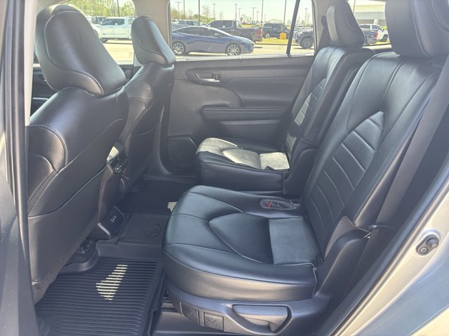 2023 Toyota Highlander XLE FWD