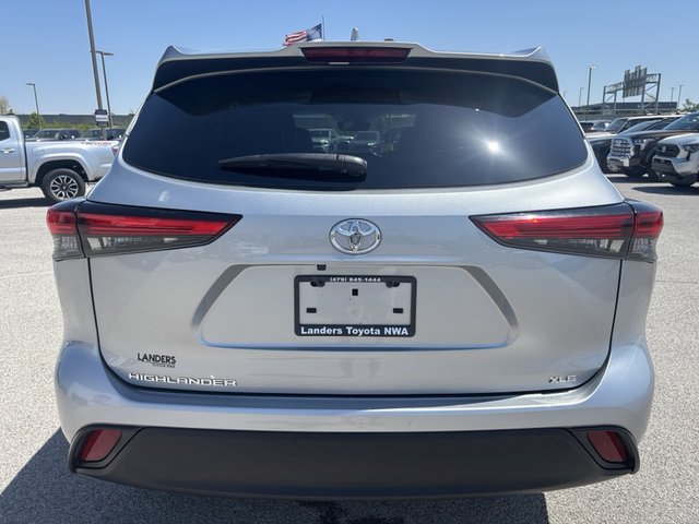 2023 Toyota Highlander XLE FWD