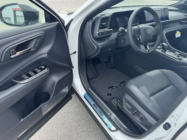 2025 Toyota Crown Platinum AWD