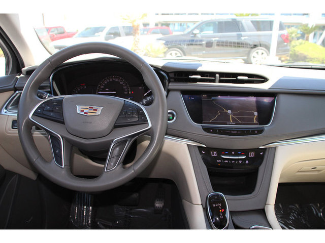 2017 Cadillac XT5 Luxury FWD