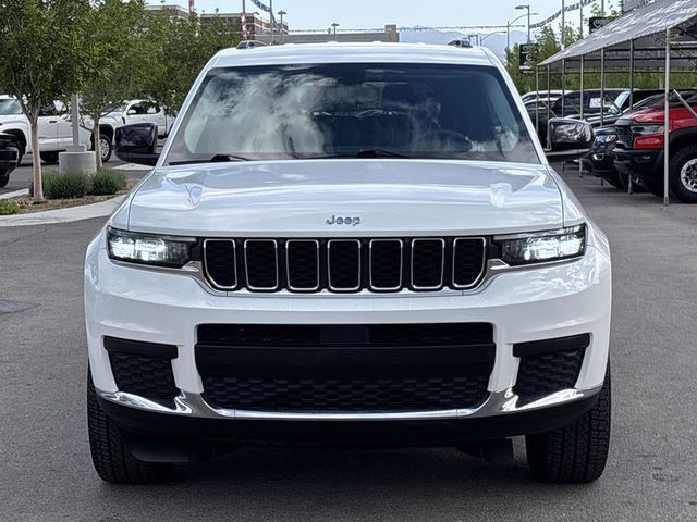 2023 Jeep Grand Cherokee Laredo 4WD L