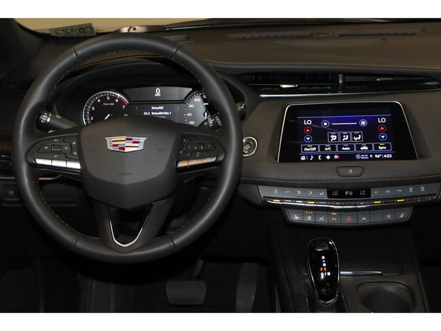 2022 Cadillac XT4 Premium Luxury AWD