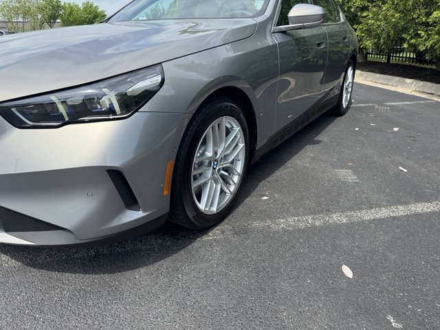 2024 BMW 5 Series 530i