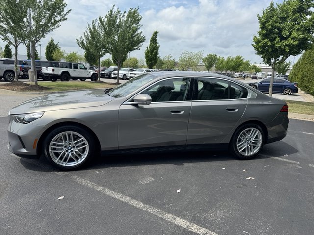 2024 BMW 5 Series 530i