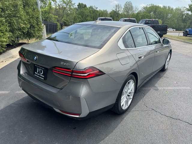 2024 BMW 5 Series 530i