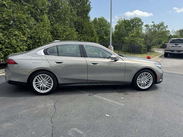 2024 BMW 5 Series 530i