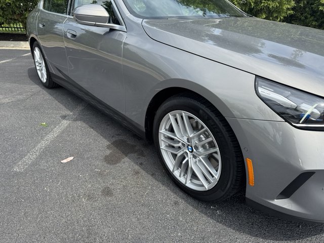 2024 BMW 5 Series 530i