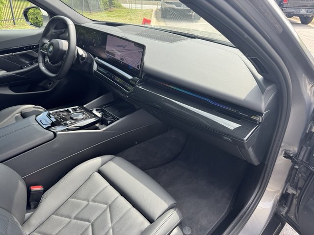 2024 BMW 5 Series 530i