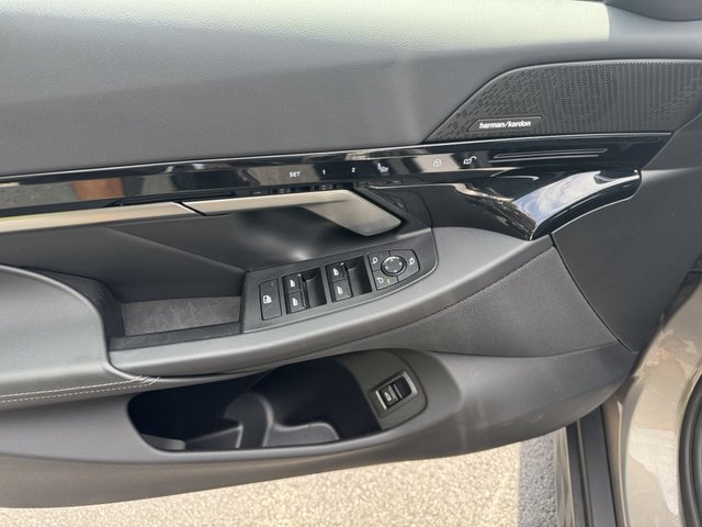 2024 BMW 5 Series 530i