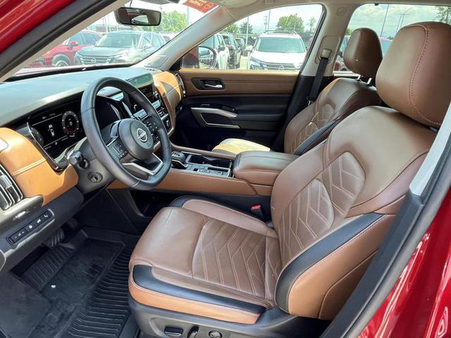 2023 Nissan Pathfinder Platinum 2WD
