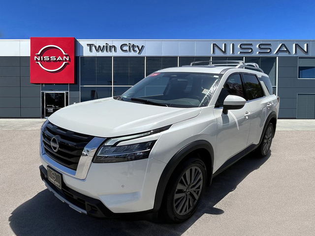 2023 Nissan Pathfinder SL 4WD
