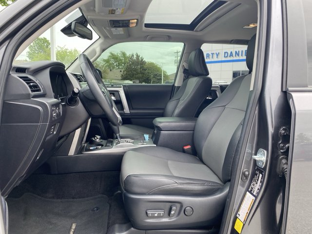 2020 Toyota 4Runner SR5 4WD