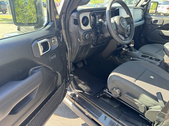 2025 Jeep Gladiator Nighthawk 4WD