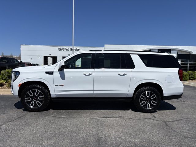 2022 GMC Yukon XL AT4 4WD