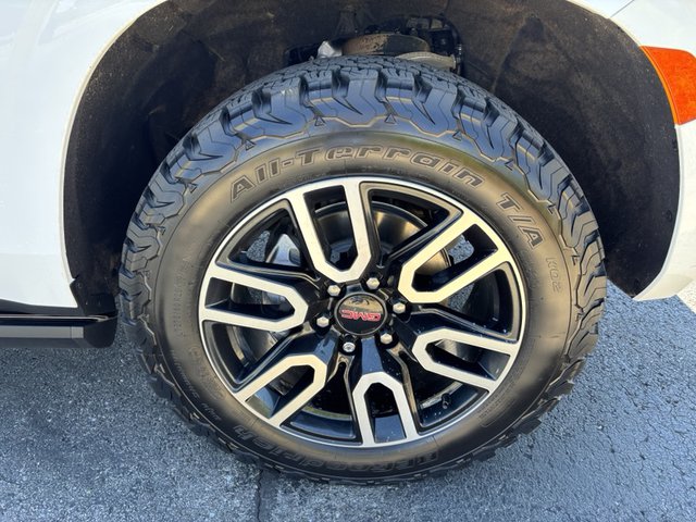 2022 GMC Yukon XL AT4 4WD