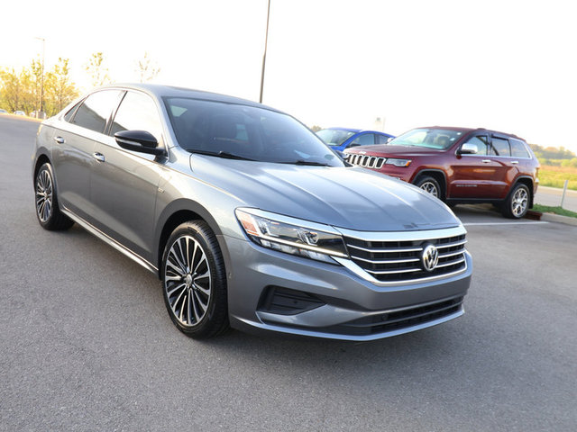 2022 Volkswagen Passat 2.0T Limited Edition