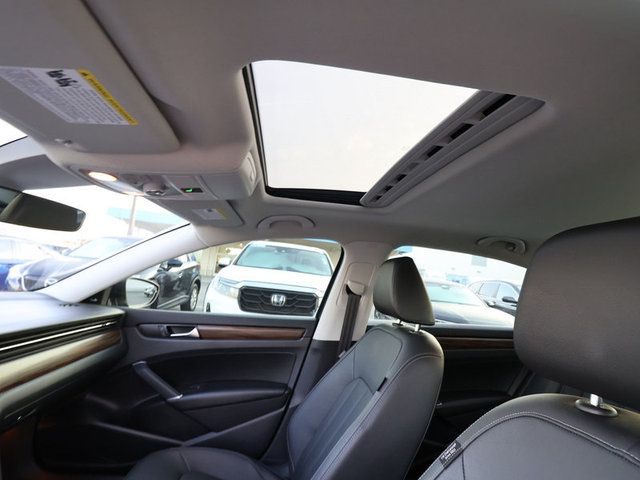 2022 Volkswagen Passat 2.0T Limited Edition
