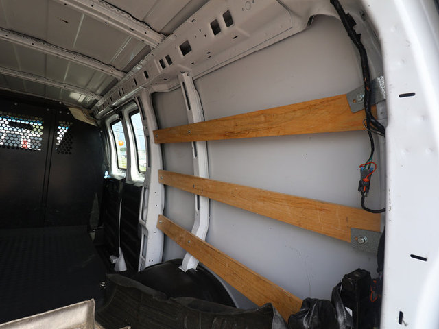 2022 GMC Savana 2500 135WB
