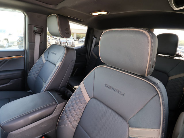 2023 GMC Canyon Denali 4WD