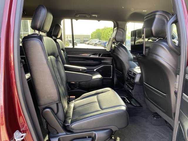 2022 Jeep Wagoneer Series III 4WD