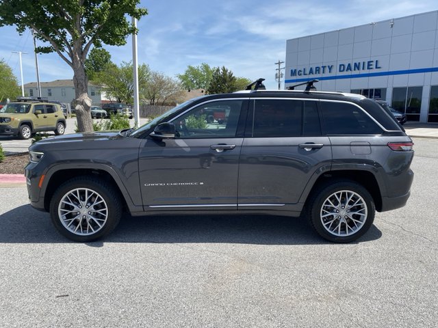 2022 Jeep Grand Cherokee Summit 4WD