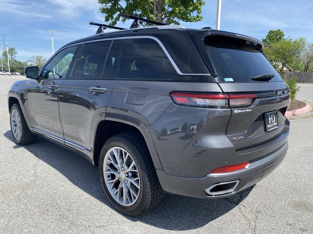 2022 Jeep Grand Cherokee Summit 4WD