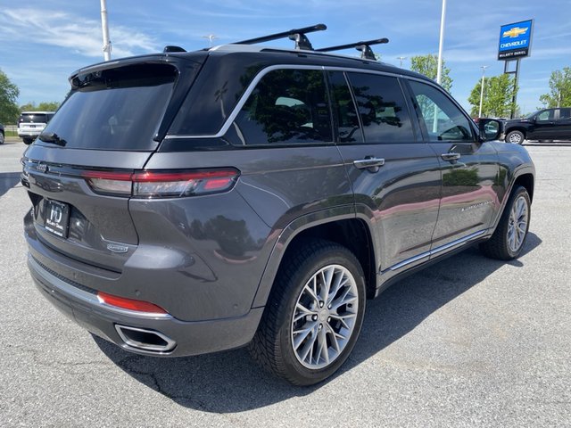 2022 Jeep Grand Cherokee Summit 4WD