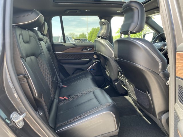 2022 Jeep Grand Cherokee Summit 4WD