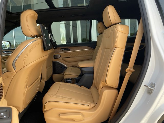 2025 Jeep Grand Cherokee Summit Reserve 4WD L
