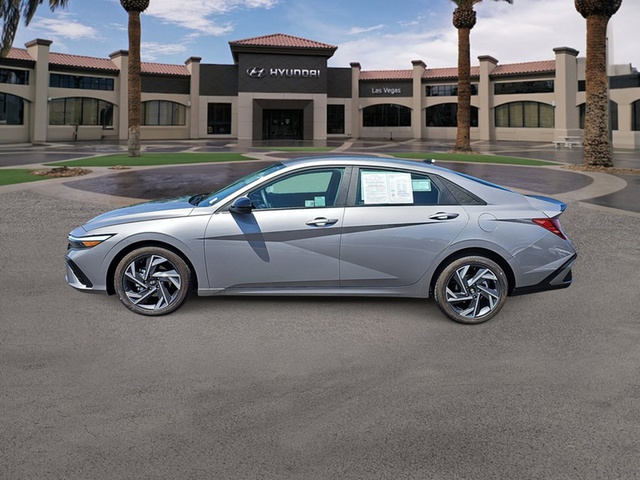 2025 Hyundai Elantra SE AWD