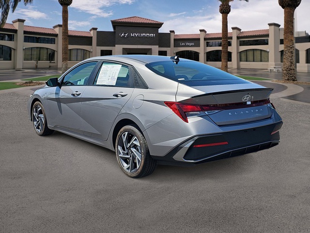 2025 Hyundai Elantra SE AWD