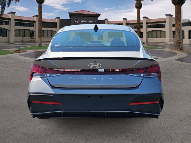 2025 Hyundai Elantra SE AWD