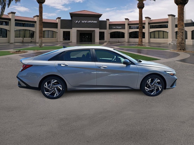 2025 Hyundai Elantra SE AWD