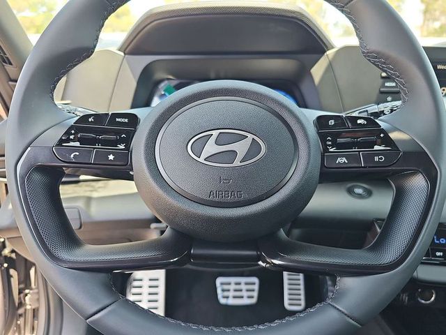 2025 Hyundai Elantra SE AWD