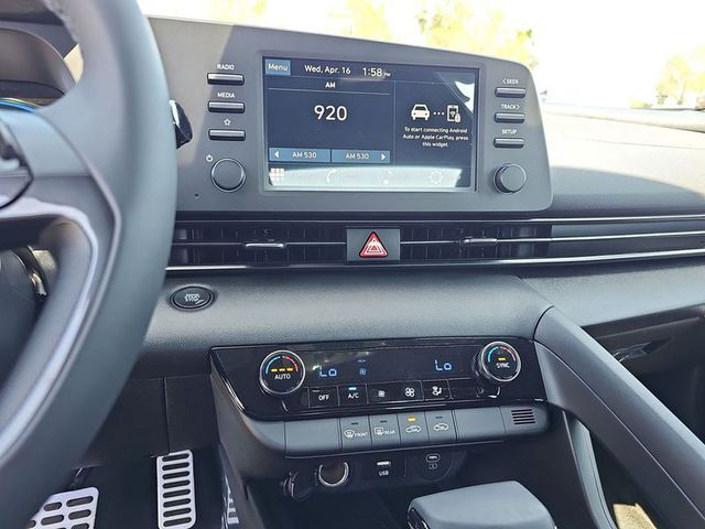 2025 Hyundai Elantra SE AWD