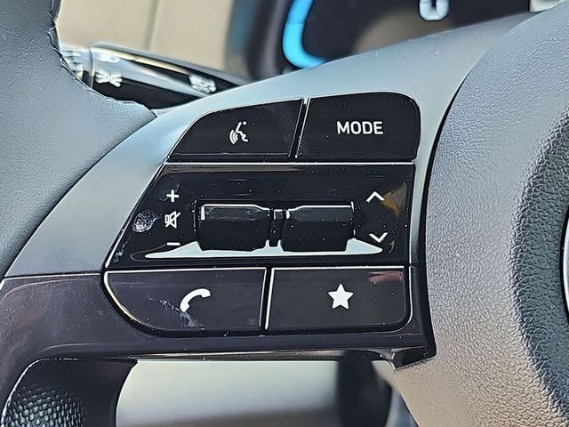 2025 Hyundai Elantra SE AWD