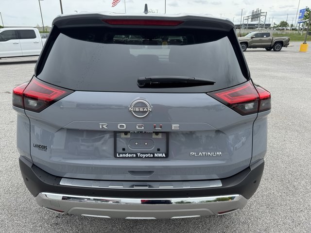 2022 Nissan Rogue Platinum FWD