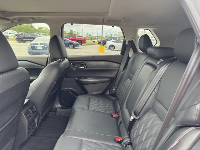 2022 Nissan Rogue Platinum FWD