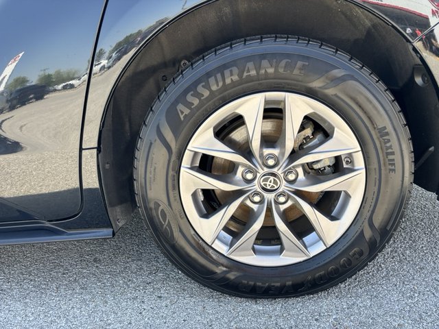 2021 Toyota Sienna Hybrid XLE FWD 8-Pass